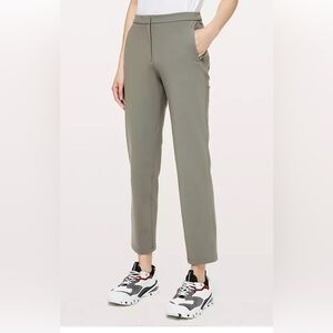 Lululemon size 6 on the move pant lightweight 28”